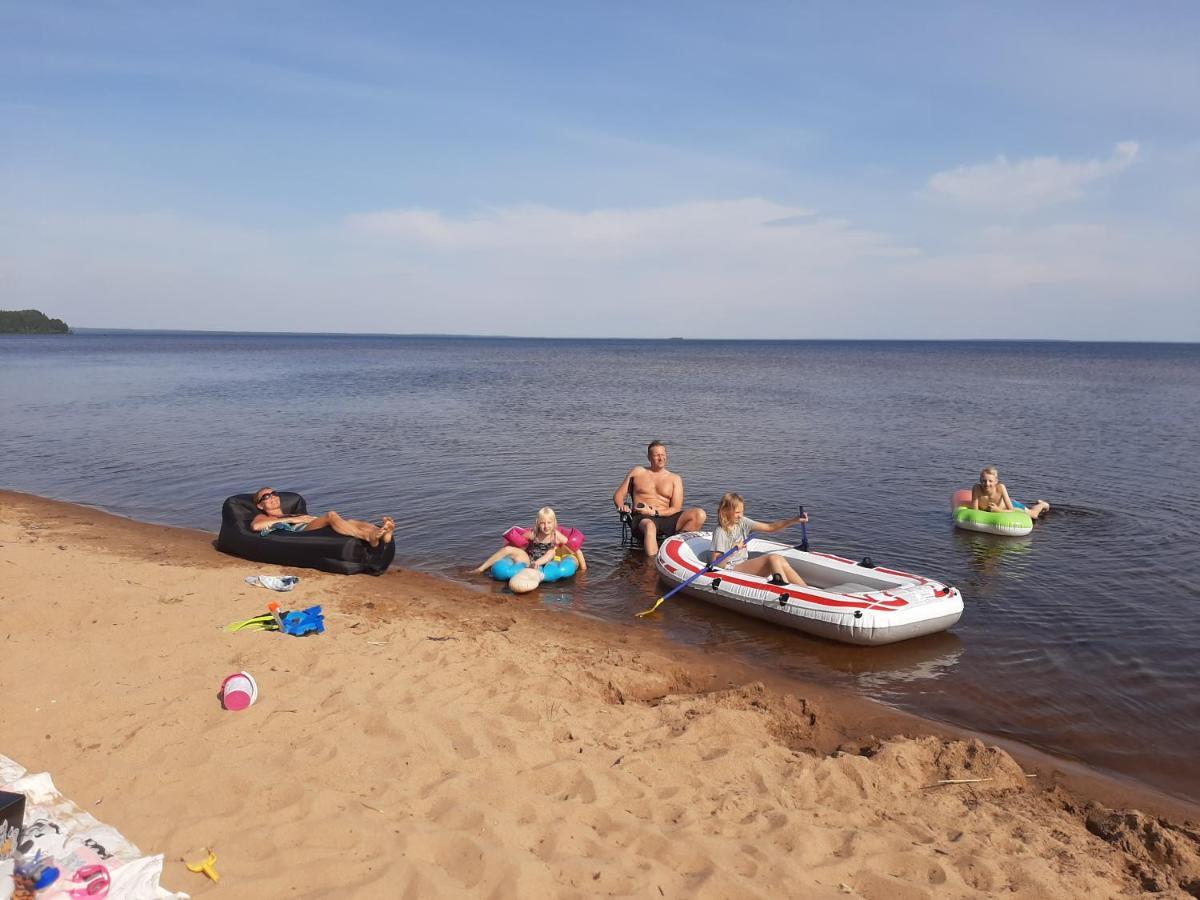 Lomakyla Kultahiekat Hotel Manamansalo Buitenkant foto