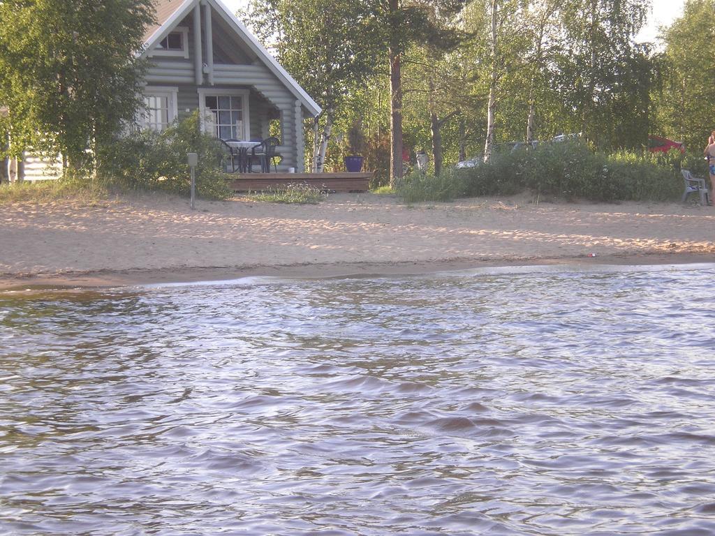 Lomakyla Kultahiekat Hotel Manamansalo Buitenkant foto